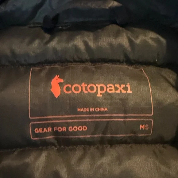 Cotopaxi Black and Blue Men's Vest - Picture 7 of 8